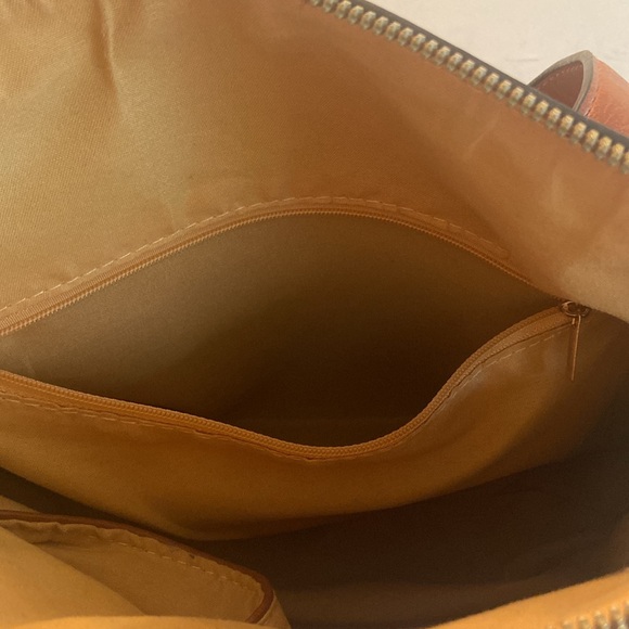 Brown dome shaped satchel bag faux leather gold tone hardware 2 handles - Picture 12 of 16